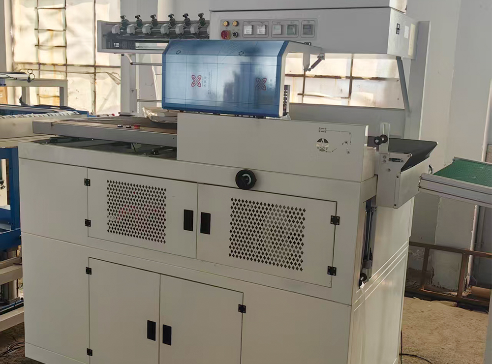 Plastic Film Covering Machine